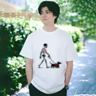 スカル・スペクトラムのハートフルスケルトン×ミニチュアダックスフント Regular Fit T-Shirt
