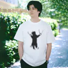 ざわ屋のしがみつく靴下猫 Regular Fit T-Shirt