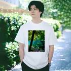Butamaroの神々しい池 Regular Fit T-Shirt