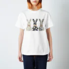 Kina-designの花柄うさぎ ナチュラルテイストのうさぎ柄 おしゃれ＆かわいいグッズ Regular Fit T-Shirt