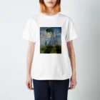 Art Baseのクロード・モネ / 1875 / The Promenade, Woman with a Parasol / Claude Monet Regular Fit T-Shirt