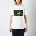 HermannStrasseのモネとグリーンイグアナ Regular Fit T-Shirt