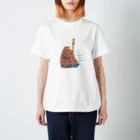 Tomomi Fujiiのずんぐりやの子ペンギンとアイス Regular Fit T-Shirt