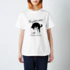 The golden pass.の釣り黒柴犬 Regular Fit T-Shirt