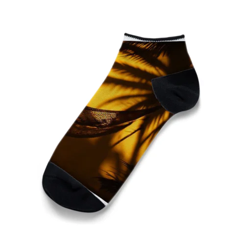 リゾート服に似合う、ハンモックで揺れる影の絵 Ankle Socks
