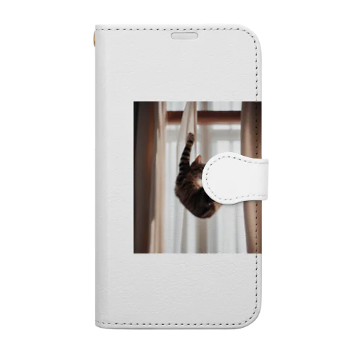 カーテンにつかまっているネコ Book-Style Smartphone Case