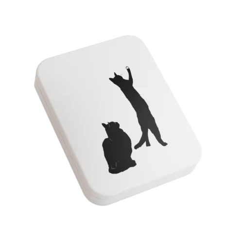 何かを見つめる黒猫たち Flat Tin Case