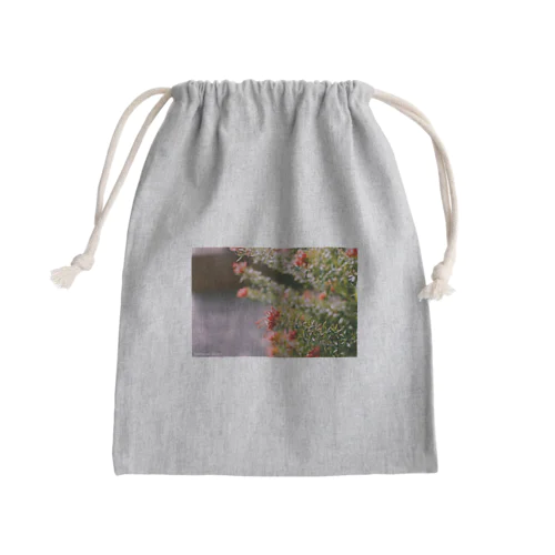 強く咲く花のように Mini Drawstring Bag