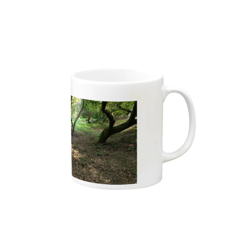 ポツンと一犬や　秋・栗の木 Mug
