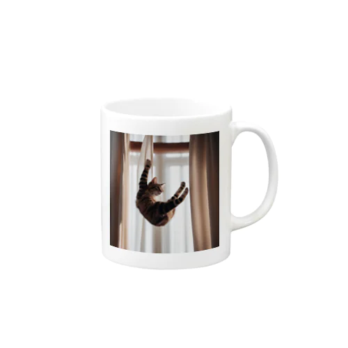 カーテンにつかまっているネコ Mug
