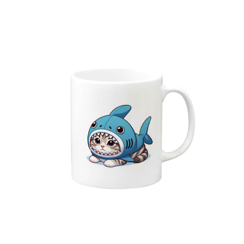 サメのフードを被った可愛らしい子猫 Mug