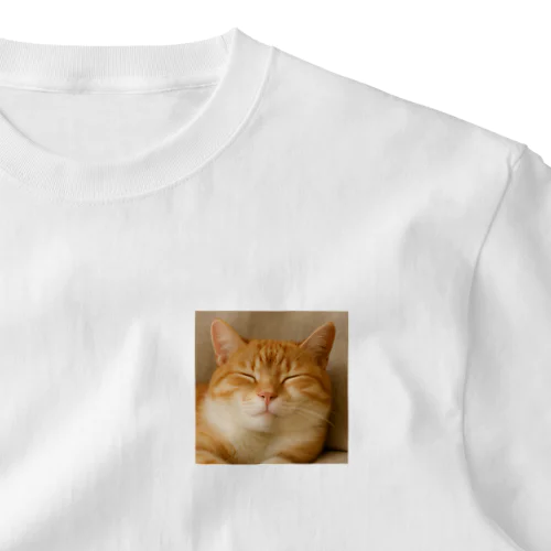 にっこり眠る猫 ワンポイントTシャツ – 癒しの猫シリーズ One Point T-Shirt