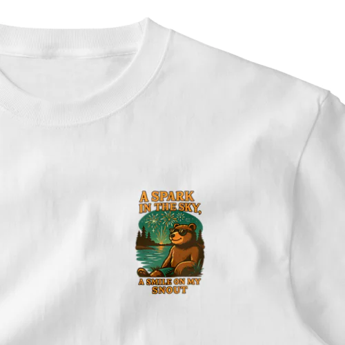 花火を楽しむクマ Spark in the Sky One Point T-Shirt