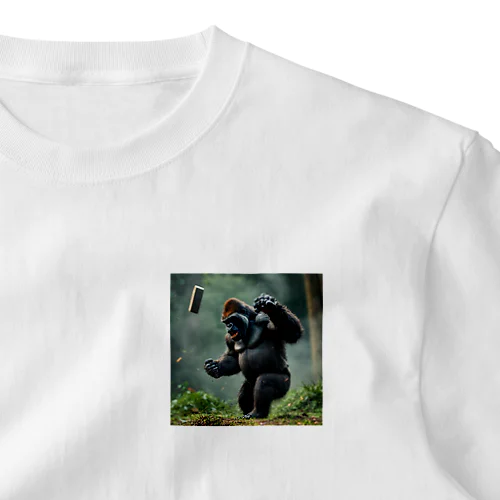 ハンマー投げで力強く回転するゴリラ One Point T-Shirt