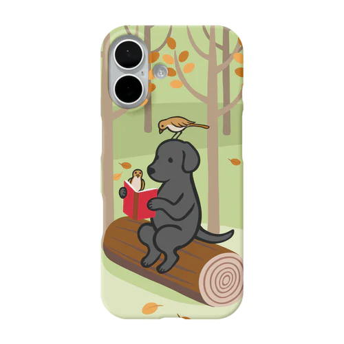 森で読書するブラックラブラドール iPhone Smartphone Case