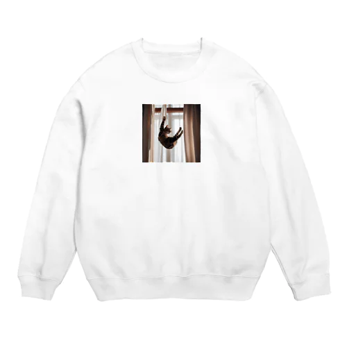 カーテンにつかまっているネコ Crew Neck Sweatshirt