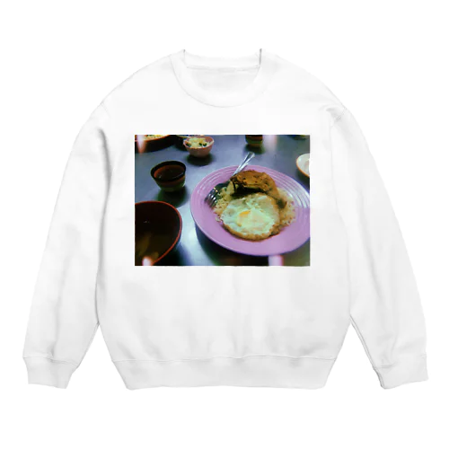 フライドチキンとチャーハンと目玉焼きです。 Crew Neck Sweatshirt