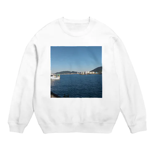 静かでピースフルな港風景のTシャツ Crew Neck Sweatshirt