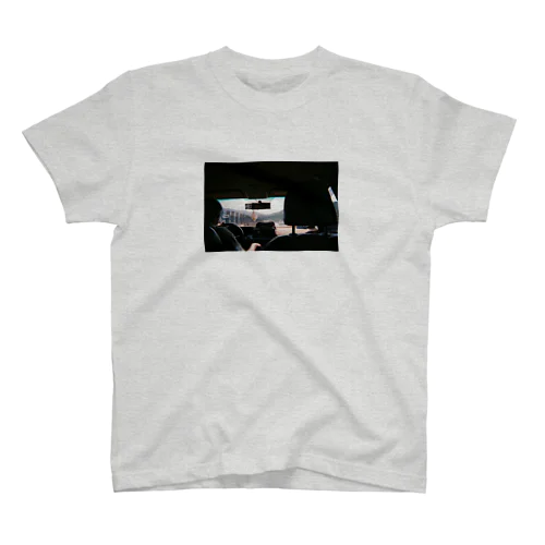 台湾のタクシーの中でフィルム、パシャ Regular Fit T-Shirt