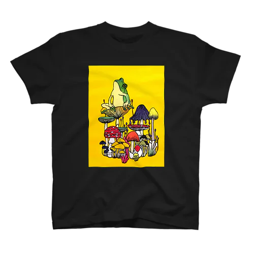 カエルときのこのカーニバル Regular Fit T-Shirt