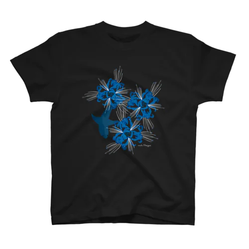 碧の彼岸花を泳ぐサメ Regular Fit T-Shirt