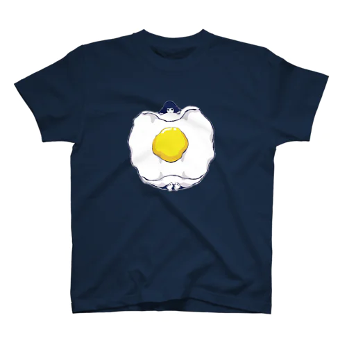 目玉焼きおふとん女子。 Regular Fit T-Shirt