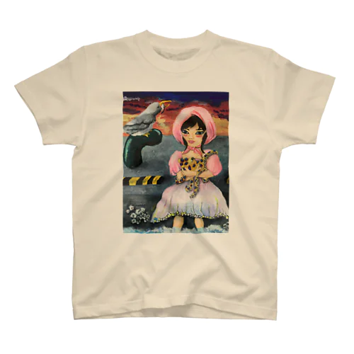 ヒョウモンダコを抱く少女 Regular Fit T-Shirt