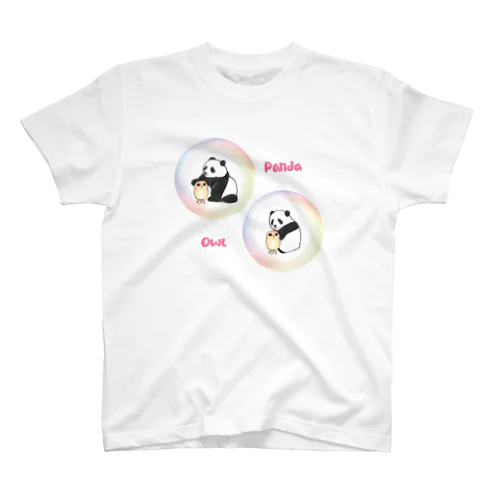 しゃぼん玉の中でお散歩している赤ちゃんパンダとヒナのフクロウ Regular Fit T-Shirt