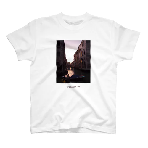 Ottobre. 09 / Venezia，italia Regular Fit T-Shirt