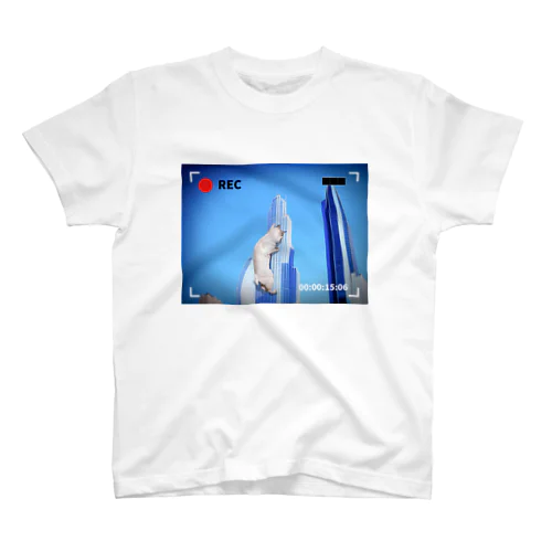 cat climbing a building Regular Fit T-Shirt