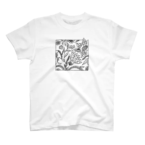 ジャワ更紗の古典模様Tシャツ_花柄☆ Regular Fit T-Shirt