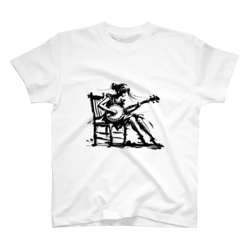 バンジョーを弾く少女（墨絵風） Regular Fit T-Shirt