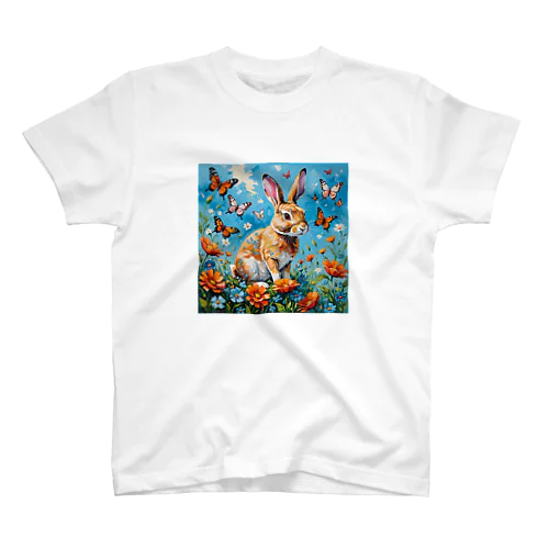花に囲まれたウサギさん Regular Fit T-Shirt