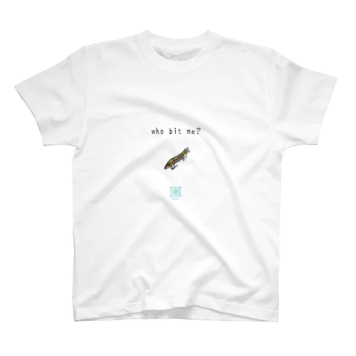 Who bit me 鰤　ビッグベイト Regular Fit T-Shirt
