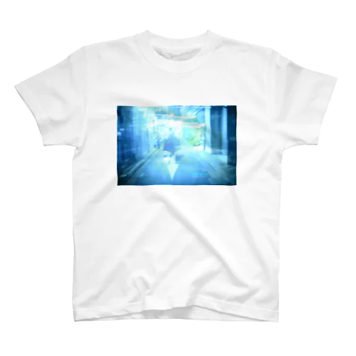 夜の魔法 Regular Fit T-Shirt