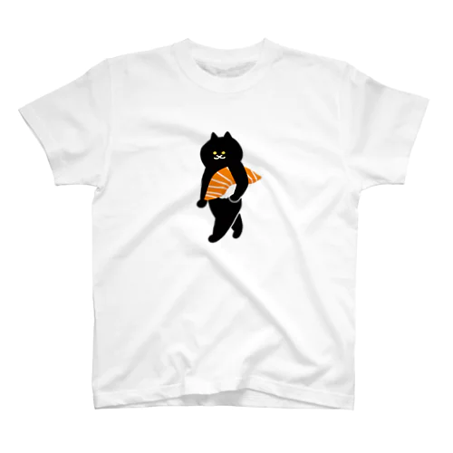 【中】サーモンの握り寿司をかっこよく運ぶねこ Regular Fit T-Shirt