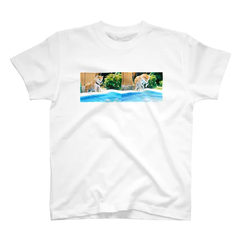 飛び込む犬 （ 横 ） Regular Fit T-Shirt