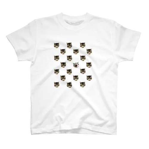 リキちゃんがいっぱい Regular Fit T-Shirt