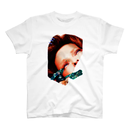 つよい女 Regular Fit T-Shirt