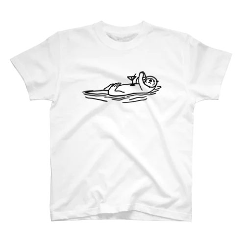 カクテルを作るラッコ Regular Fit T-Shirt
