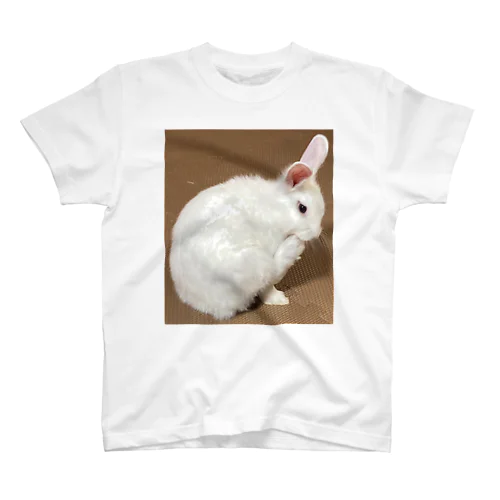 白うさぎの侑ちゃん　足もぐもぐ Regular Fit T-Shirt
