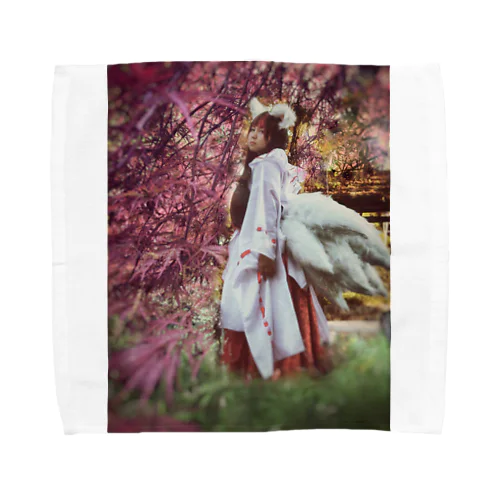 九尾狐と紅葉 Towel Handkerchief