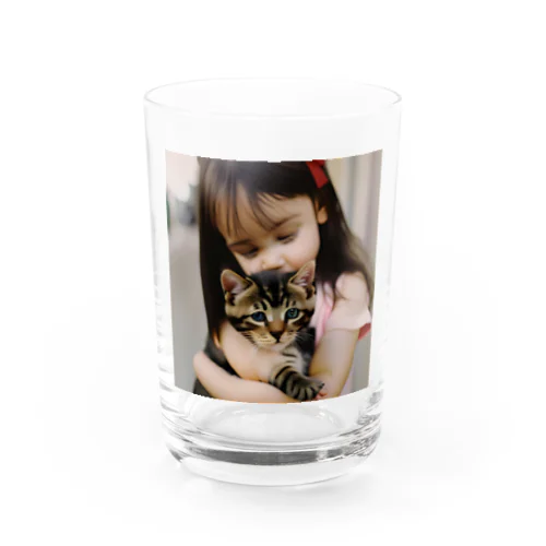 子猫を抱く少女 Water Glass